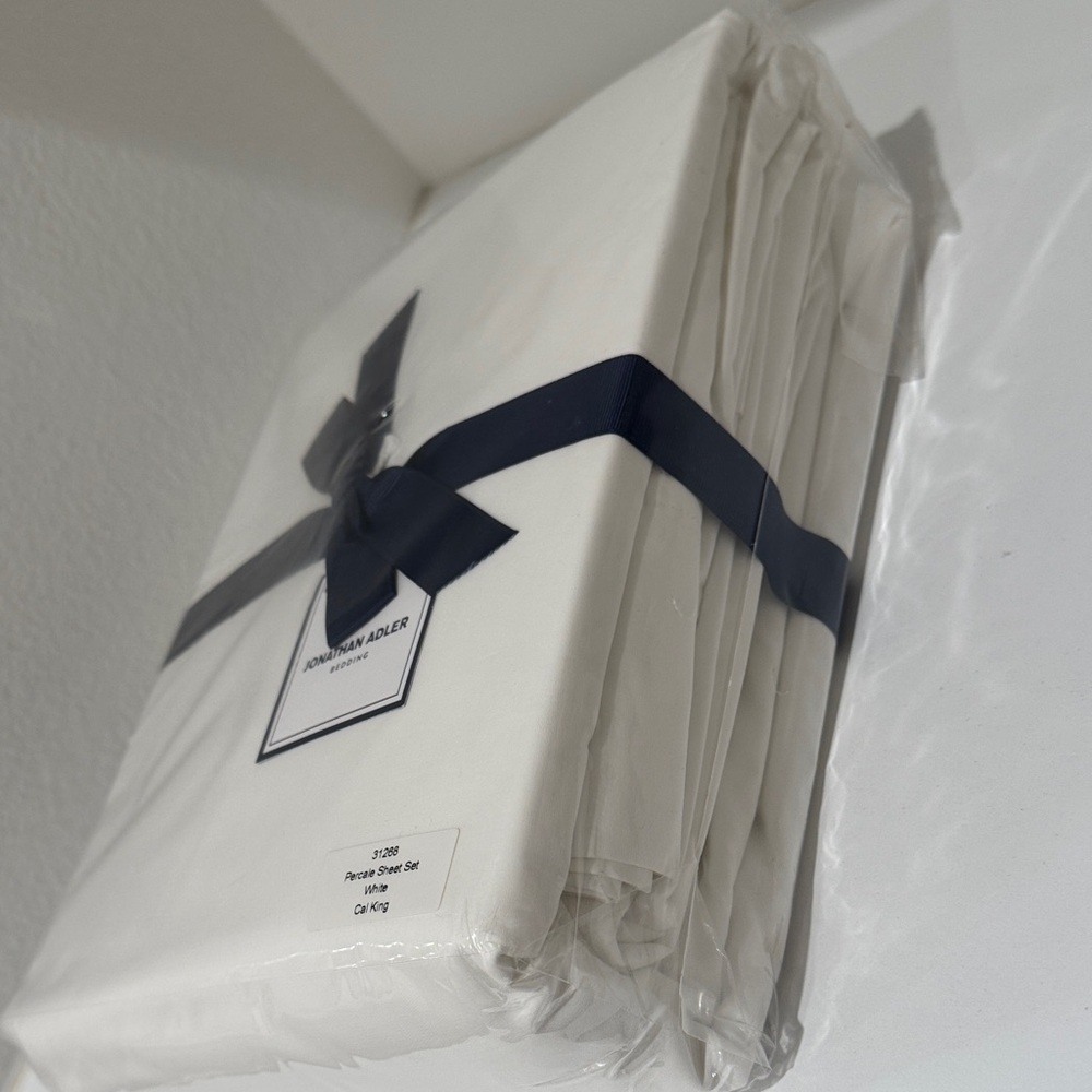 Jonathan Adler Cal King Sheet Set -white